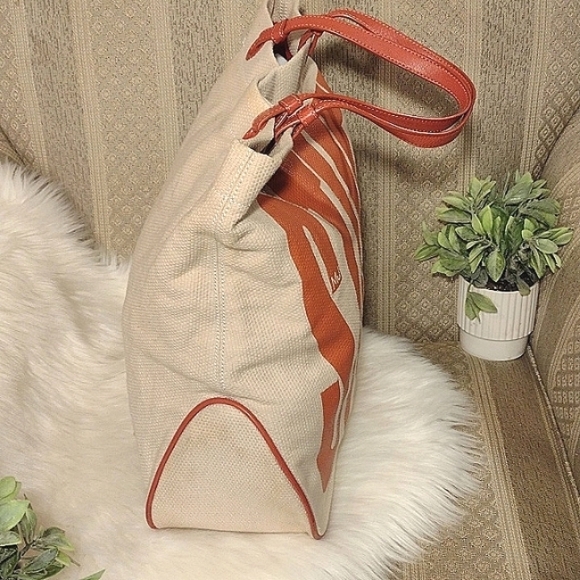 Marc Jacobs Beige and Red Tote Bag - Picture 4 of 15